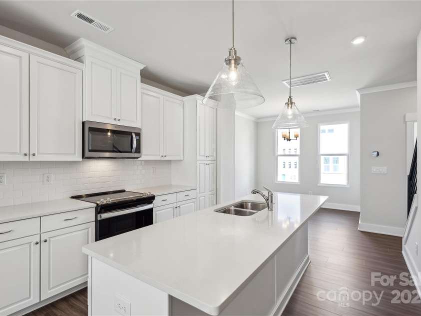 2013 Clarksdale Drive, Charlotte, NC 28206.  MLS# CAR4254067, YatesRealty ID 35166. 2013 Clarksdale Drive