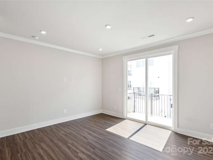 2013 Clarksdale Drive, Charlotte, NC 28206.  MLS# CAR4254067, YatesRealty ID 35166. 