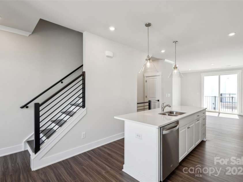 2013 Clarksdale Drive, Charlotte, NC 28206.  MLS# CAR4254067, YatesRealty ID 35166. 