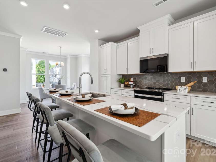 2009 Clarksdale Drive, Charlotte, NC 28206.  MLS# CAR4256471, YatesRealty ID 35167. 2009 Clarksdale Drive