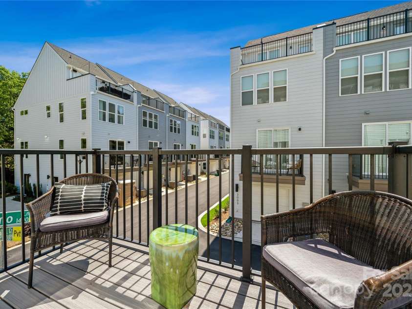 2009 Clarksdale Drive, Charlotte, NC 28206.  MLS# CAR4256471, YatesRealty ID 35167. Balcony on the Main Level