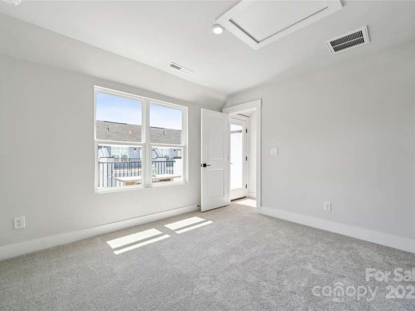 2009 Clarksdale Drive, Charlotte, NC 28206.  MLS# CAR4256471, YatesRealty ID 35167. Fourth Floor Bedroom/Office with Full Bath