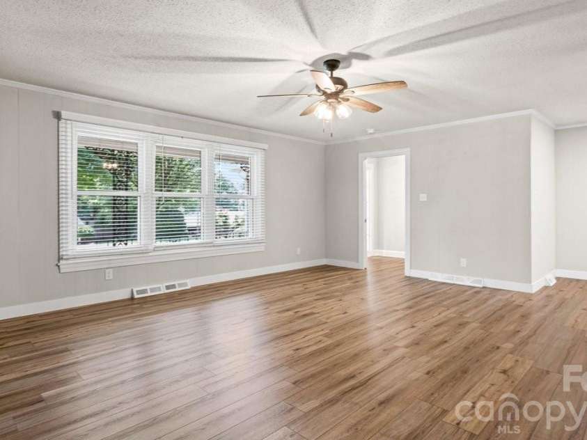 706 Hedrick Drive, Statesville, NC 28677.  MLS# CAR4399406, YatesRealty ID 35168. 