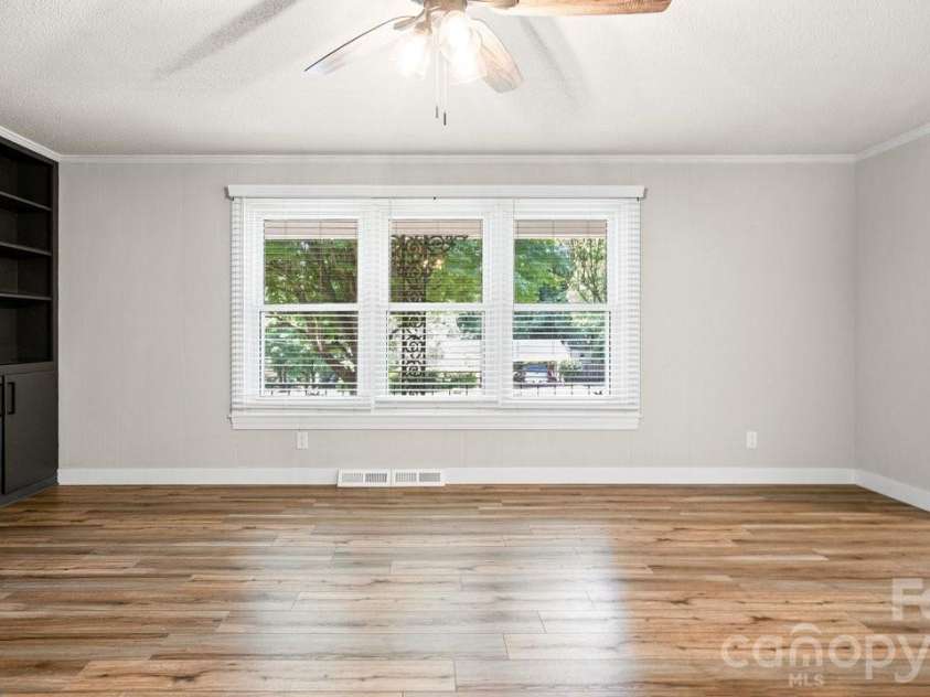 706 Hedrick Drive, Statesville, NC 28677.  MLS# CAR4399406, YatesRealty ID 35168. 