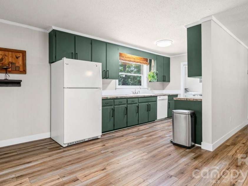 706 Hedrick Drive, Statesville, NC 28677.  MLS# CAR4399406, YatesRealty ID 35168. 