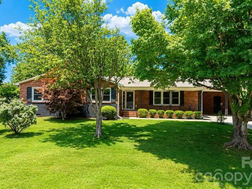 706 Hedrick Drive, Statesville, NC 28677.  MLS# CAR4399406, YatesRealty ID 35168. Front Elevation