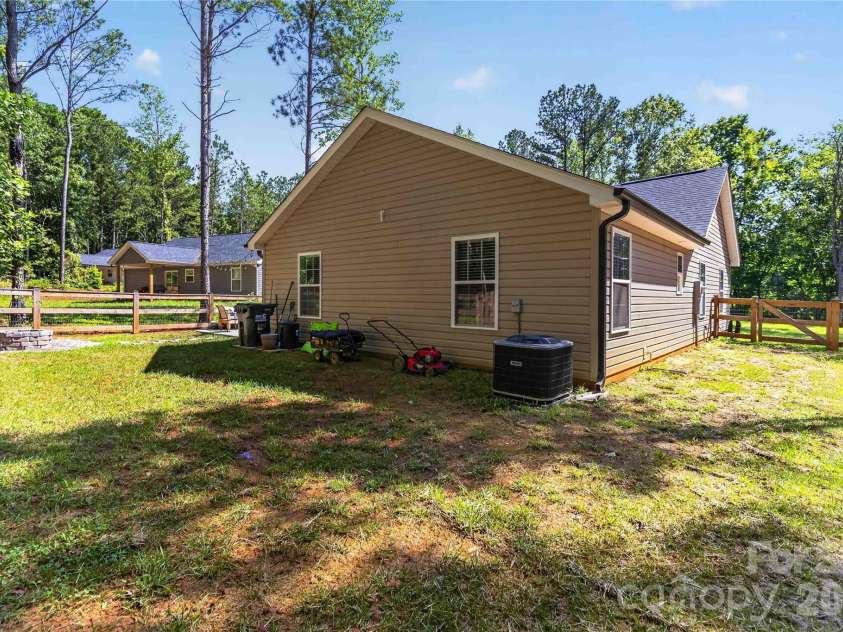 4644 Karwood Drive, Rock Hill, SC 29732.  MLS# CAR4398172, YatesRealty ID 35169. 