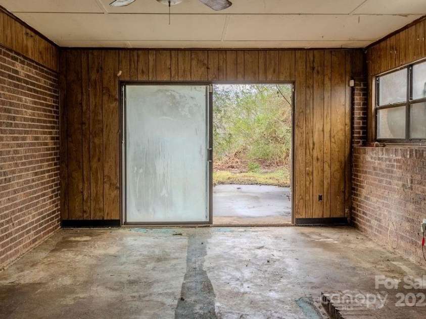 170 Clifton Avenue, Bryson City, NC 28713.  MLS# CAR4332126, YatesRealty ID 3517. 