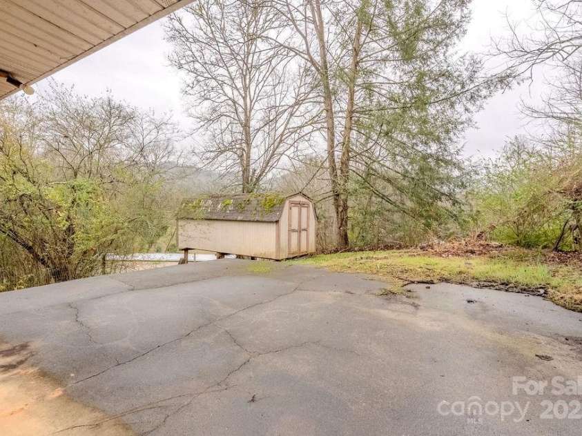 170 Clifton Avenue, Bryson City, NC 28713.  MLS# CAR4332126, YatesRealty ID 3517. 