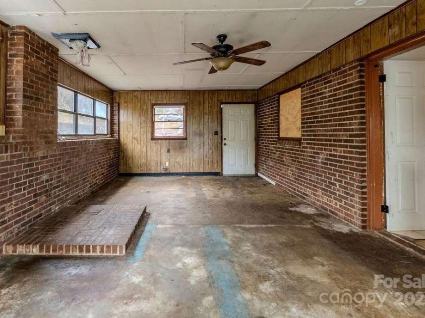 170 Clifton Avenue, Bryson City, NC 28713.  MLS# CAR4332126, YatesRealty ID 3517. 