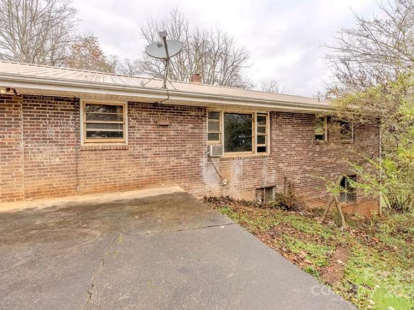 170 Clifton Avenue, Bryson City, NC 28713.  MLS# CAR4332126, YatesRealty ID 3517. 