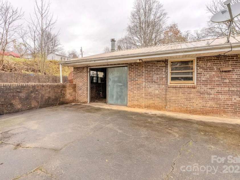 170 Clifton Avenue, Bryson City, NC 28713.  MLS# CAR4332126, YatesRealty ID 3517. 