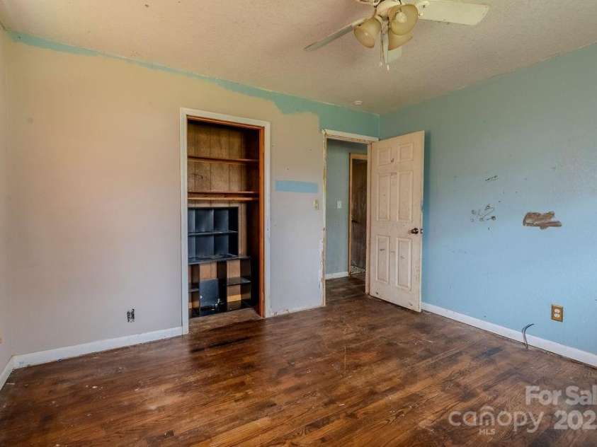 170 Clifton Avenue, Bryson City, NC 28713.  MLS# CAR4332126, YatesRealty ID 3517. 