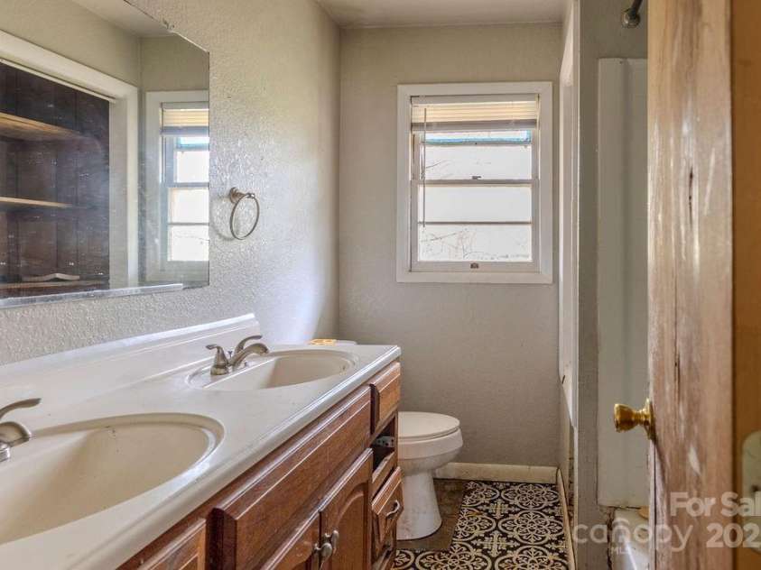 170 Clifton Avenue, Bryson City, NC 28713.  MLS# CAR4332126, YatesRealty ID 3517. 