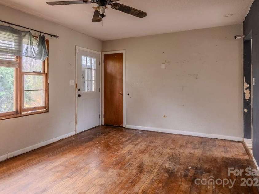 170 Clifton Avenue, Bryson City, NC 28713.  MLS# CAR4332126, YatesRealty ID 3517. 