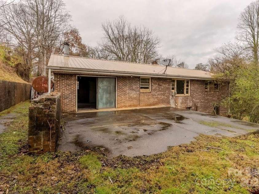 170 Clifton Avenue, Bryson City, NC 28713.  MLS# CAR4332126, YatesRealty ID 3517. 