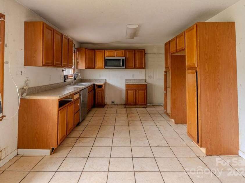 170 Clifton Avenue, Bryson City, NC 28713.  MLS# CAR4332126, YatesRealty ID 3517. 