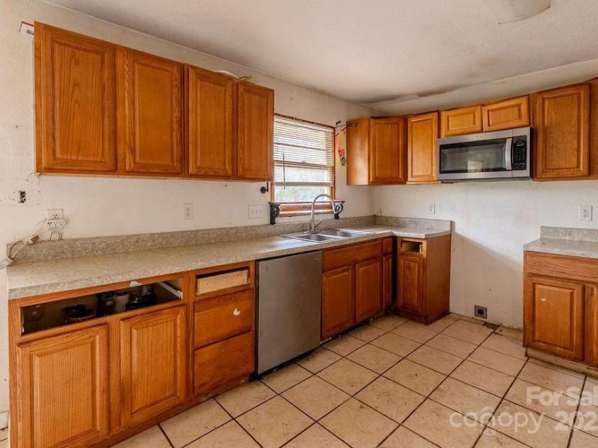 170 Clifton Avenue, Bryson City, NC 28713.  MLS# CAR4332126, YatesRealty ID 3517. 