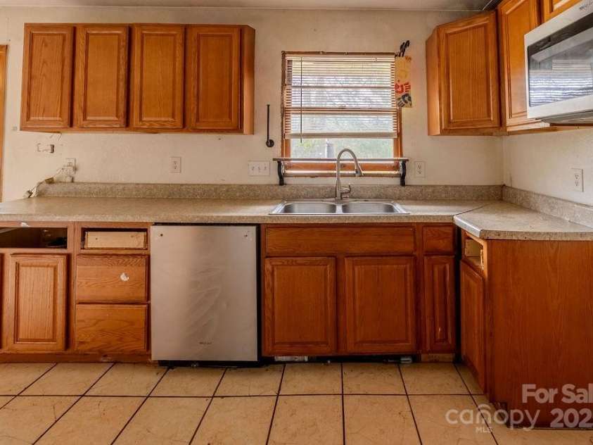 170 Clifton Avenue, Bryson City, NC 28713.  MLS# CAR4332126, YatesRealty ID 3517. 