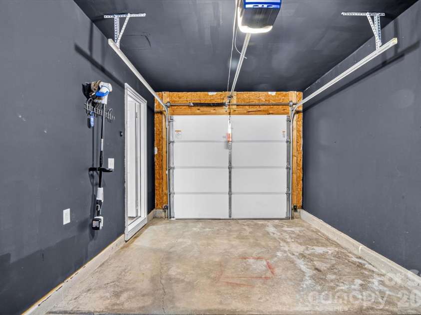 442 Tribune Drive, Charlotte, NC 28214.  MLS# CAR4399669, YatesRealty ID 35170. 