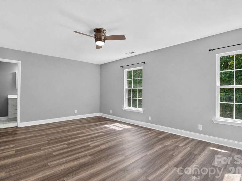 442 Tribune Drive, Charlotte, NC 28214.  MLS# CAR4399669, YatesRealty ID 35170. 