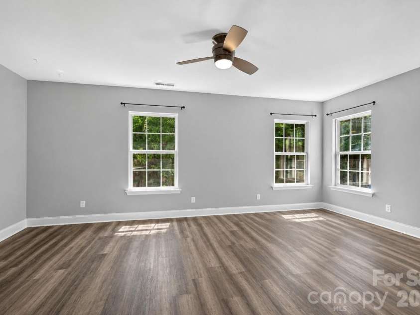 442 Tribune Drive, Charlotte, NC 28214.  MLS# CAR4399669, YatesRealty ID 35170. 