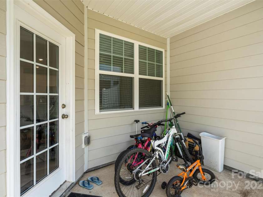 711 Still Oak Trail, Fort Mill, SC 29708.  MLS# CAR4291084, YatesRealty ID 35170. 