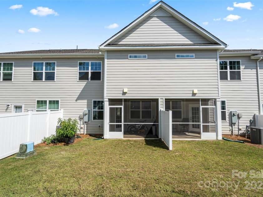 711 Still Oak Trail, Fort Mill, SC 29708.  MLS# CAR4291084, YatesRealty ID 35170. 