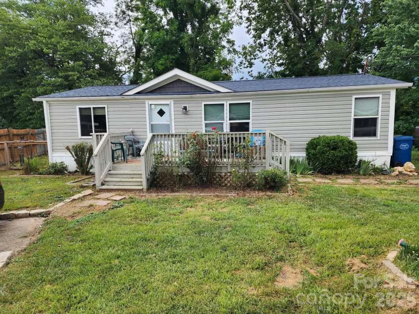 345 Hyatt Street, Waynesville, NC 28786.  MLS# CAR4399668, YatesRealty ID 35171. 