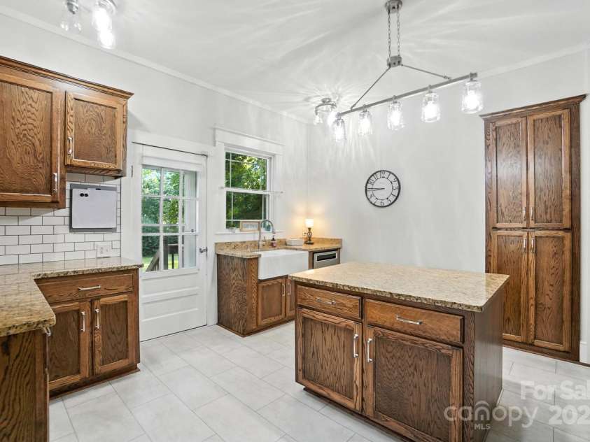 502 Elm Street, Marshville, NC 28103.  MLS# CAR4285320, YatesRealty ID 35172. 