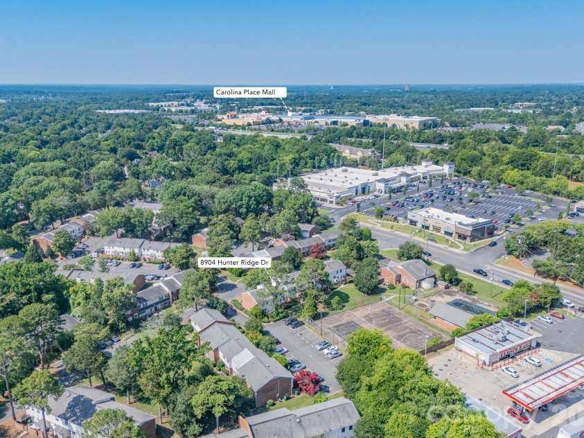 8904 Hunter Ridge Drive, Charlotte, NC 28226.  MLS# CAR4400418, YatesRealty ID 35172. 