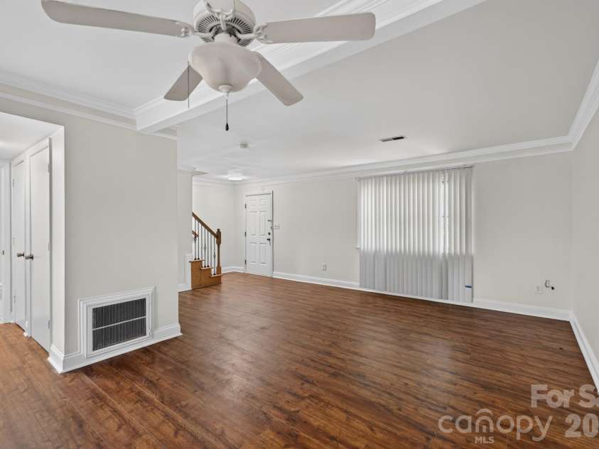8904 Hunter Ridge Drive, Charlotte, NC 28226.  MLS# CAR4400418, YatesRealty ID 35172. 