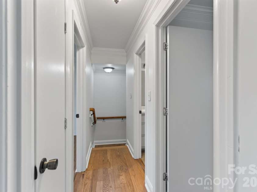 8904 Hunter Ridge Drive, Charlotte, NC 28226.  MLS# CAR4400418, YatesRealty ID 35172. 