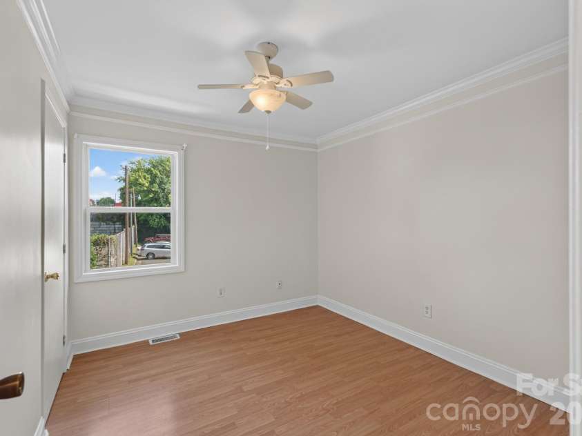 8904 Hunter Ridge Drive, Charlotte, NC 28226.  MLS# CAR4400418, YatesRealty ID 35172. 