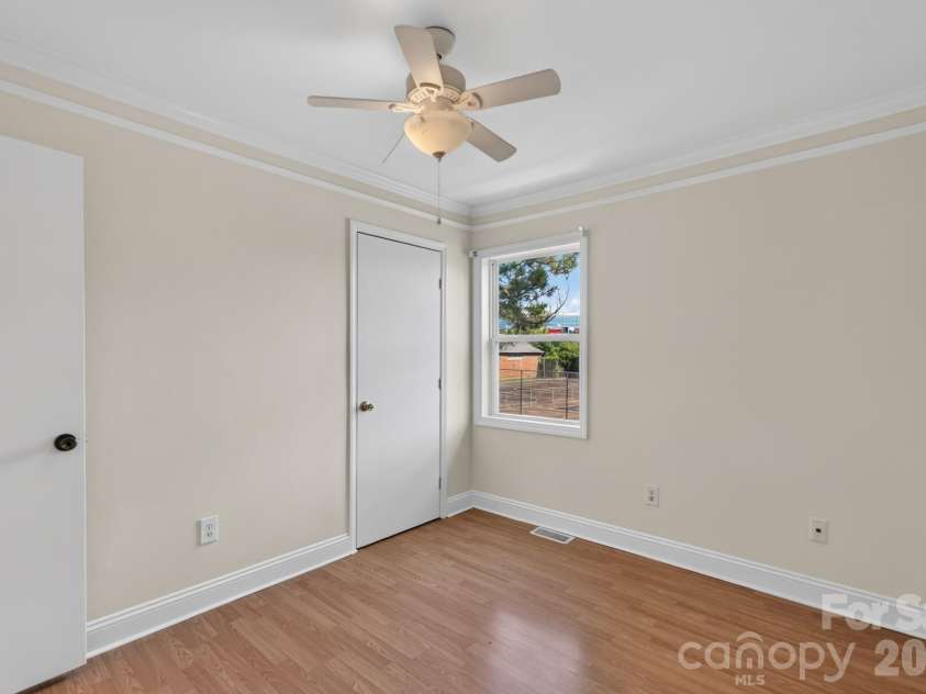 8904 Hunter Ridge Drive, Charlotte, NC 28226.  MLS# CAR4400418, YatesRealty ID 35172. 