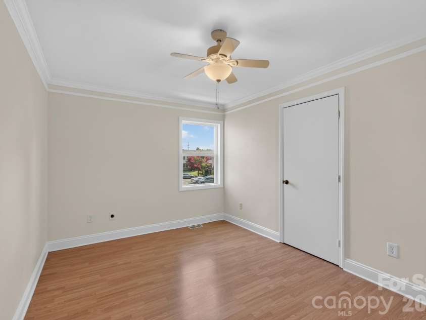 8904 Hunter Ridge Drive, Charlotte, NC 28226.  MLS# CAR4400418, YatesRealty ID 35172. 