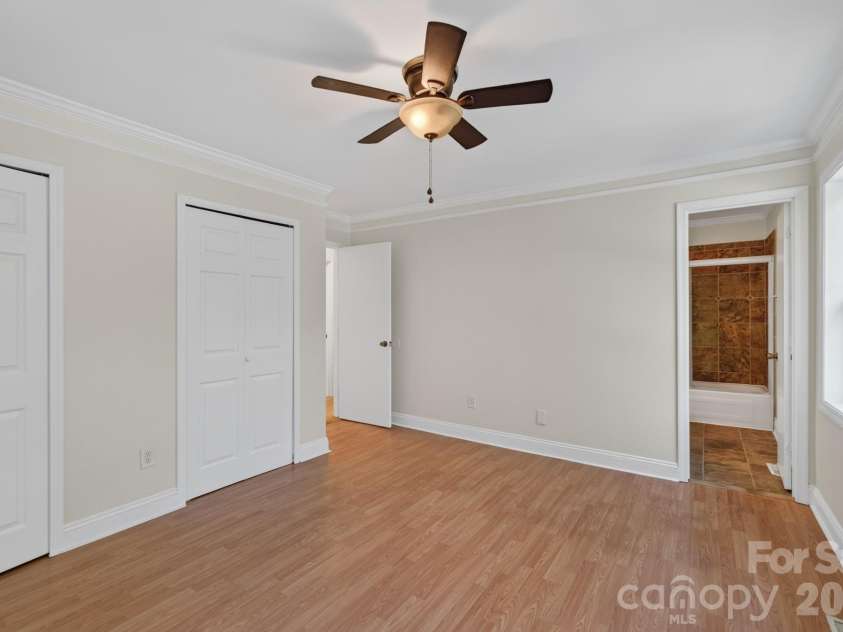 8904 Hunter Ridge Drive, Charlotte, NC 28226.  MLS# CAR4400418, YatesRealty ID 35172. 