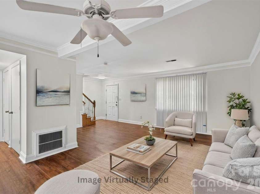 8904 Hunter Ridge Drive, Charlotte, NC 28226.  MLS# CAR4400418, YatesRealty ID 35172. 