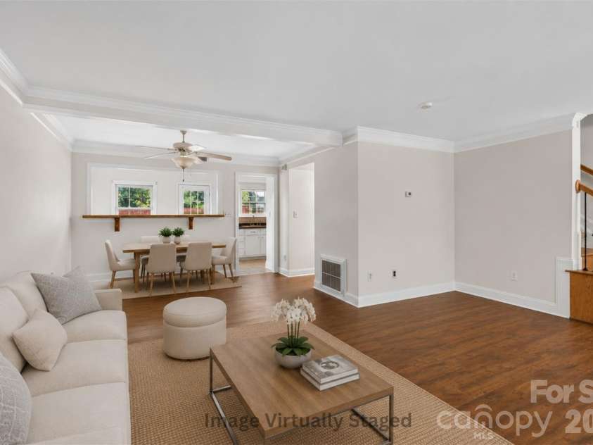 8904 Hunter Ridge Drive, Charlotte, NC 28226.  MLS# CAR4400418, YatesRealty ID 35172. 