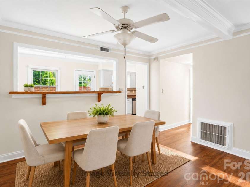 8904 Hunter Ridge Drive, Charlotte, NC 28226.  MLS# CAR4400418, YatesRealty ID 35172. 