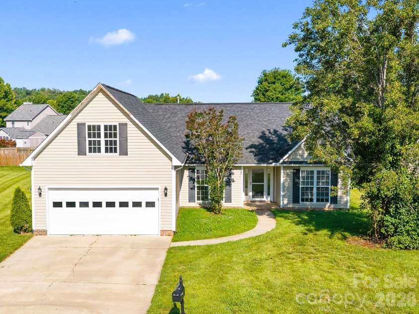 222 Misty Valley Way, Fletcher, NC 28732.  MLS# CAR4398209, YatesRealty ID 35173. 