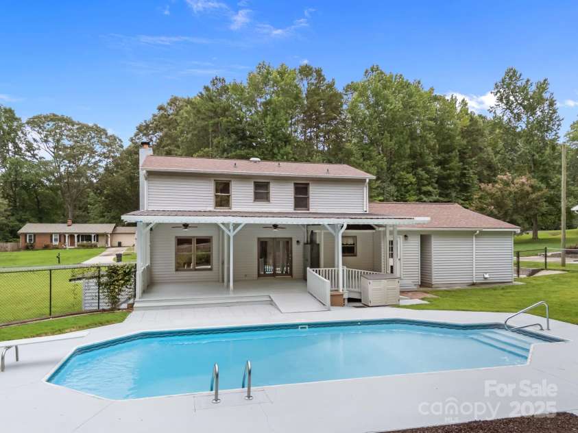 535 Brook Circle, Salisbury, NC 28147.  MLS# CAR4291683, YatesRealty ID 35173. 