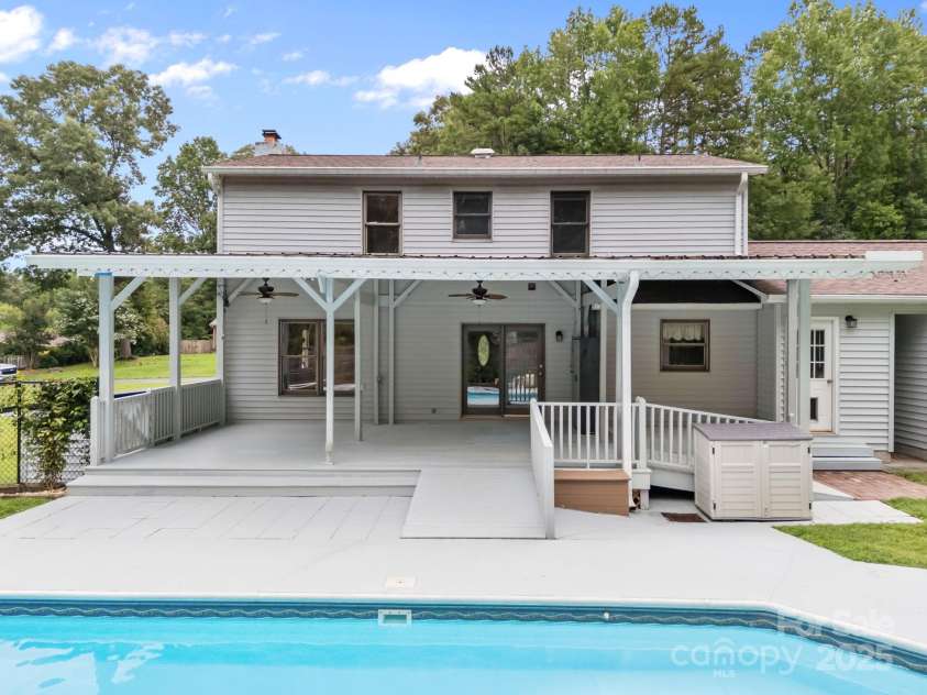 535 Brook Circle, Salisbury, NC 28147.  MLS# CAR4291683, YatesRealty ID 35173. 