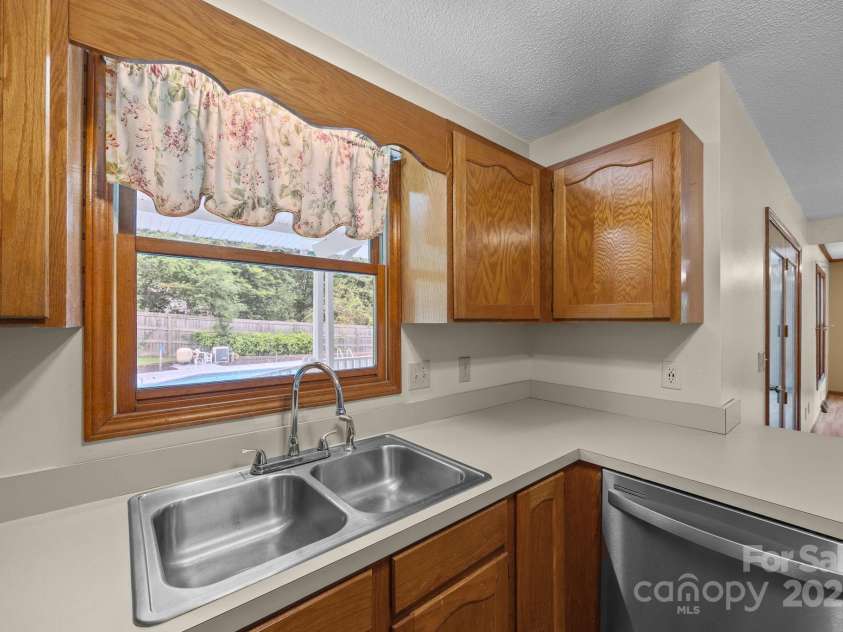 535 Brook Circle, Salisbury, NC 28147.  MLS# CAR4291683, YatesRealty ID 35173. 
