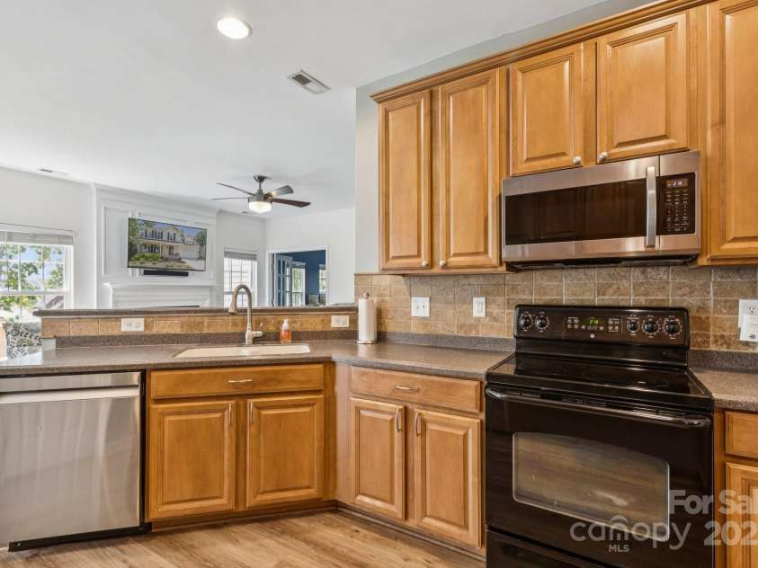 326 Chorus Road, Fort Mill, SC 29715.  MLS# CAR4280582, YatesRealty ID 35174. 