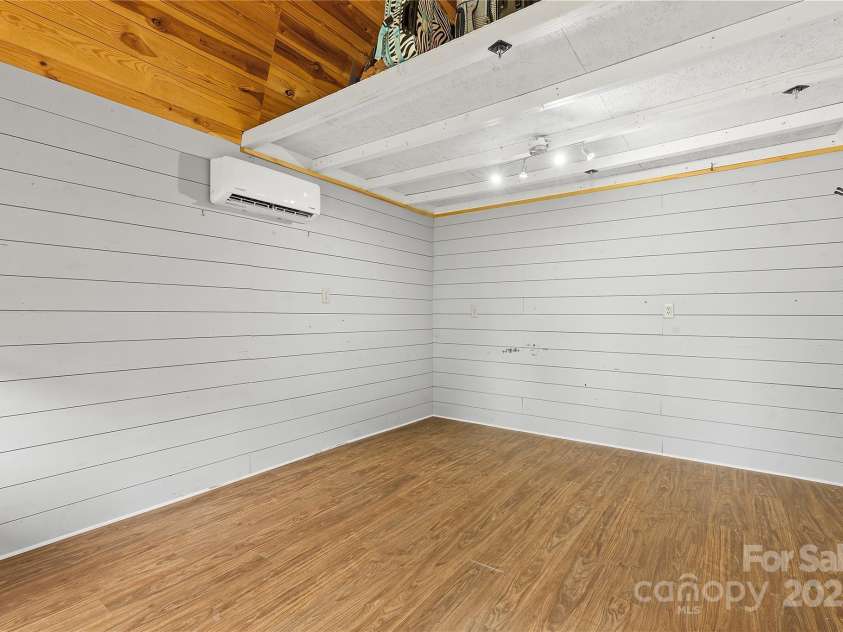 2359 Fernridge Lane, Matthews, NC 28105.  MLS# CAR4296338, YatesRealty ID 35175. 