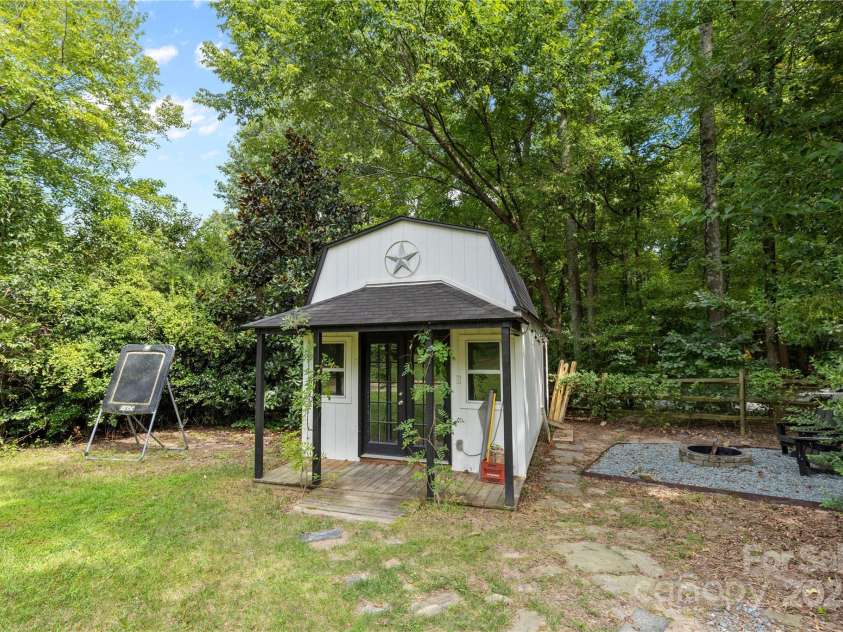 2359 Fernridge Lane, Matthews, NC 28105.  MLS# CAR4296338, YatesRealty ID 35175. Exterior building perfect for home office, music, or whatever flex space you need