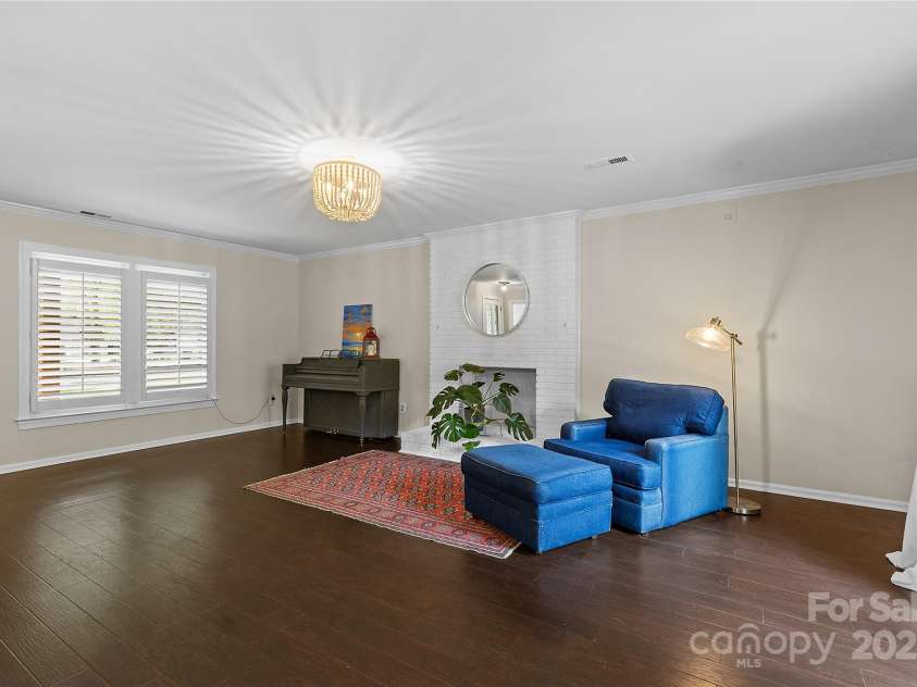 2359 Fernridge Lane, Matthews, NC 28105.  MLS# CAR4296338, YatesRealty ID 35175. Family room