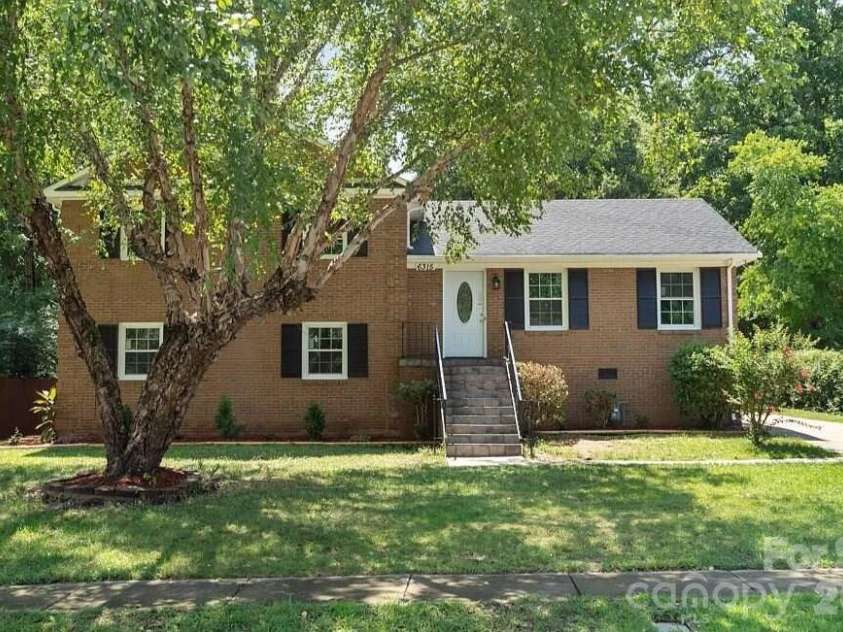 6315 Spring Garden Lane, Charlotte, NC 28213.  MLS# CAR4399820, YatesRealty ID 35177. Front View