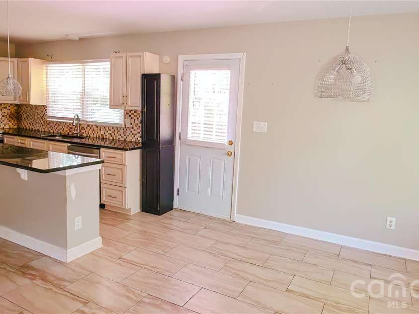 6315 Spring Garden Lane, Charlotte, NC 28213.  MLS# CAR4399820, YatesRealty ID 35177. Kitchen